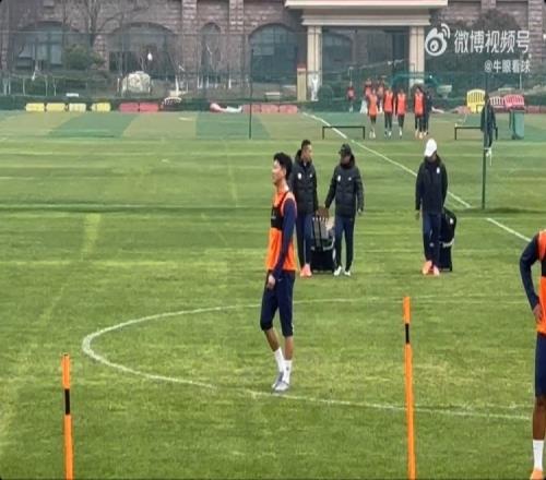 杨帅飞铲古,斯塔沃引发,新赛季中超,星空娱乐官网,星空娱乐品牌,星空娱乐精彩,星空娱乐